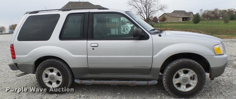 image for item L7173 2002 Ford Explorer SUV