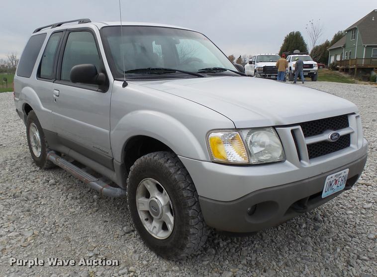 image for item L7173 2002 Ford Explorer SUV