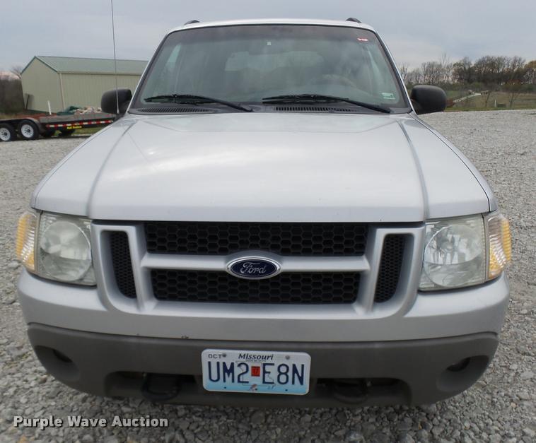image for item L7173 2002 Ford Explorer SUV
