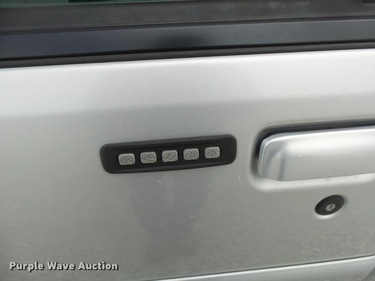 image for item L7173 2002 Ford Explorer SUV