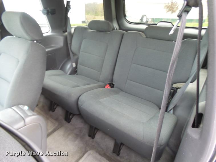 image for item L7173 2002 Ford Explorer SUV