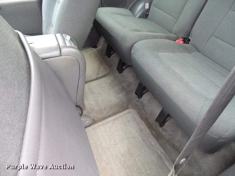 image for item L7173 2002 Ford Explorer SUV