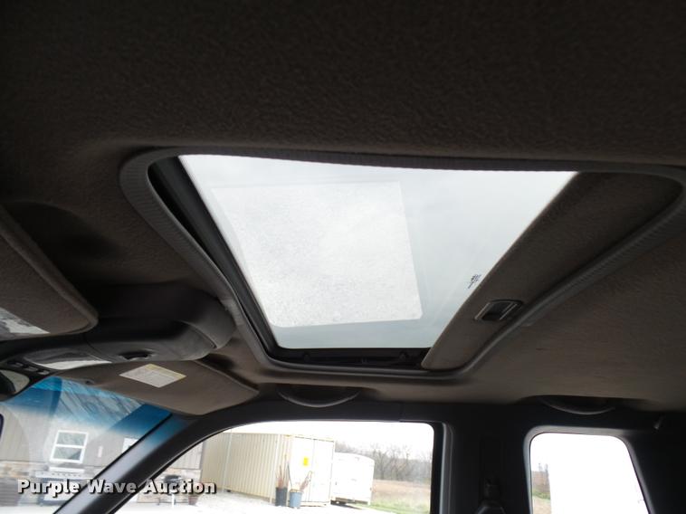 image for item L7173 2002 Ford Explorer SUV