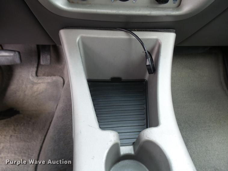 image for item L7173 2002 Ford Explorer SUV