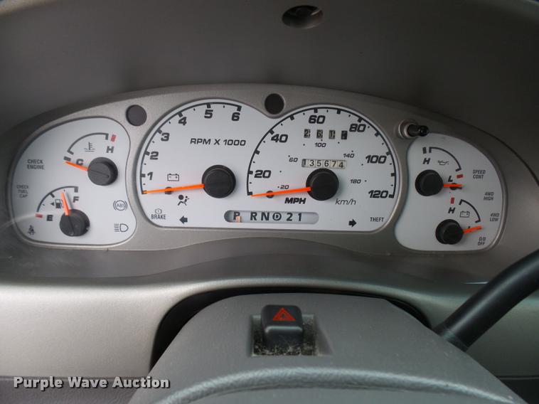 image for item L7173 2002 Ford Explorer SUV