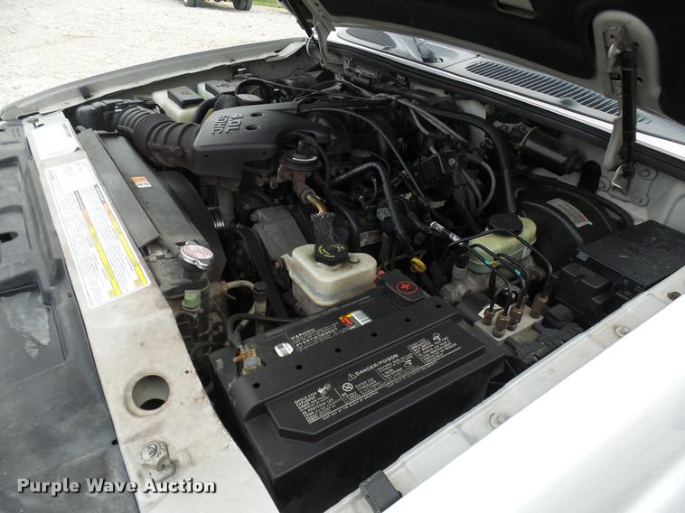 image for item L7173 2002 Ford Explorer SUV