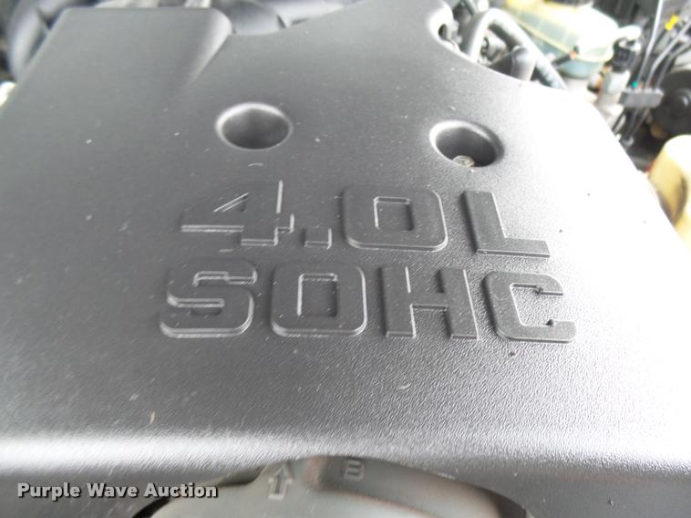 image for item L7173 2002 Ford Explorer SUV