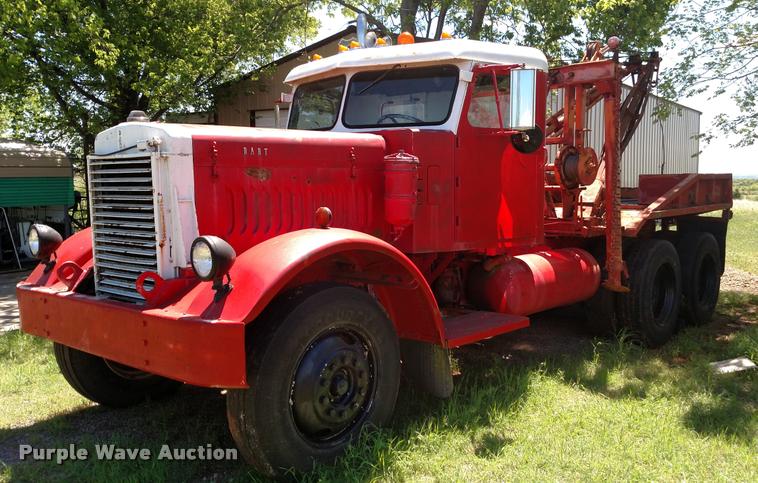 image for item L7494 1946 Dart 100 tow truck