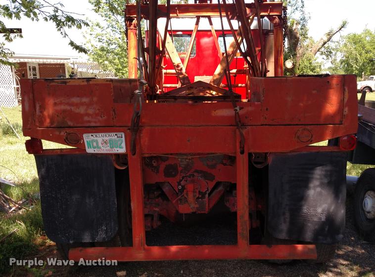 image for item L7494 1946 Dart 100 tow truck