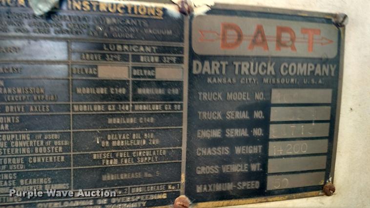 image for item L7494 1946 Dart 100 tow truck