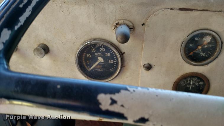 image for item L7494 1946 Dart 100 tow truck