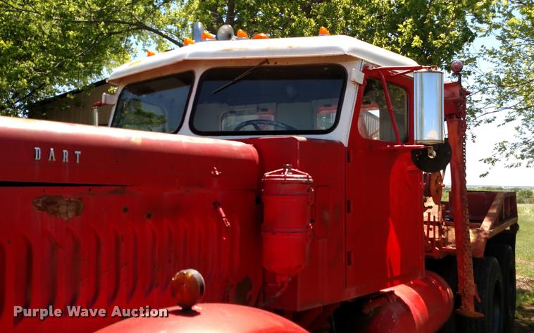 image for item L7494 1946 Dart 100 tow truck