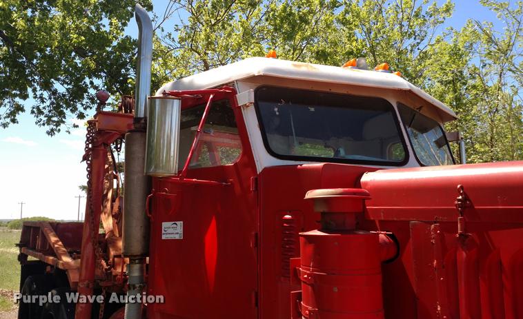 image for item L7494 1946 Dart 100 tow truck