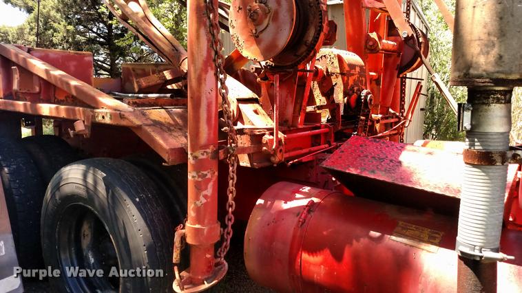 image for item L7494 1946 Dart 100 tow truck