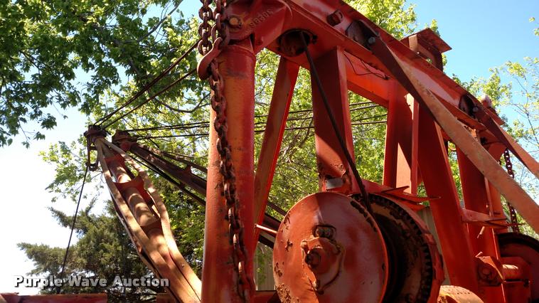 image for item L7494 1946 Dart 100 tow truck