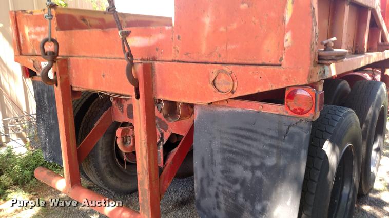 image for item L7494 1946 Dart 100 tow truck