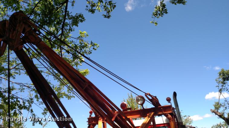 image for item L7494 1946 Dart 100 tow truck