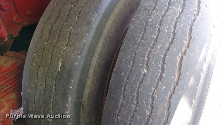 image for item L7494 1946 Dart 100 tow truck