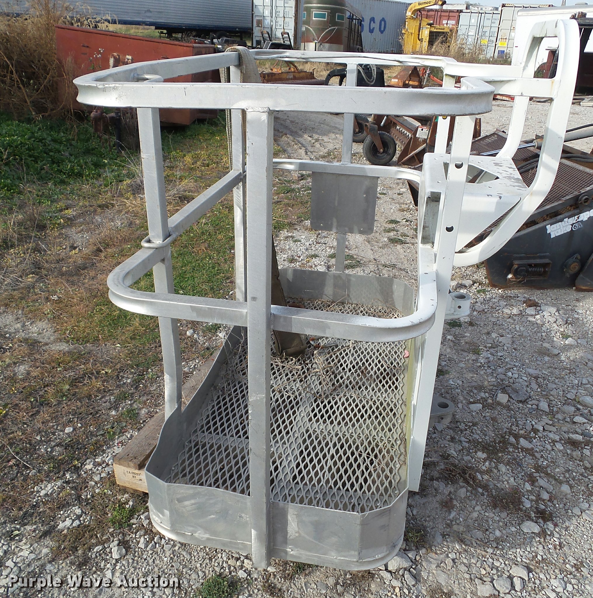 Aluminum man lift basket in Mount Pleasant, IA Item BZ9942 sold