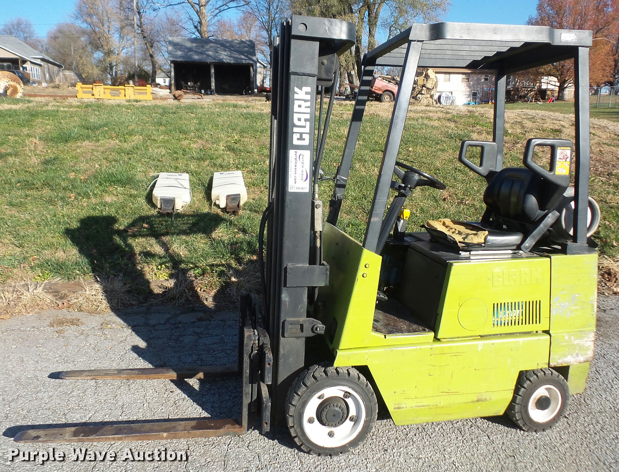 Clark GCS15 forklift in Highland, KS Item DA3827 sold Purple
