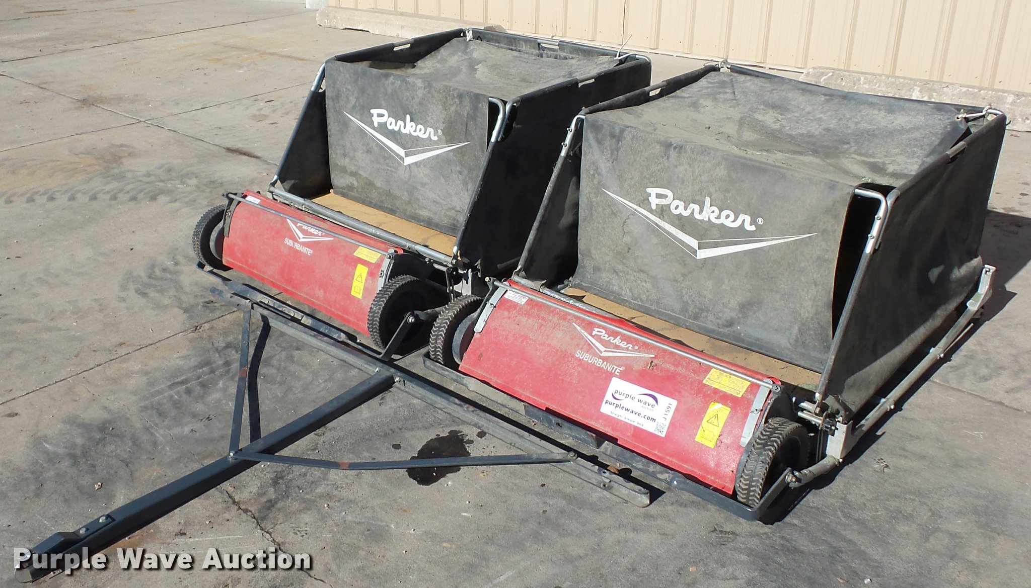 Parker lawn sweeper in Cedar Falls, IA Item J1591 sold Purple Wave