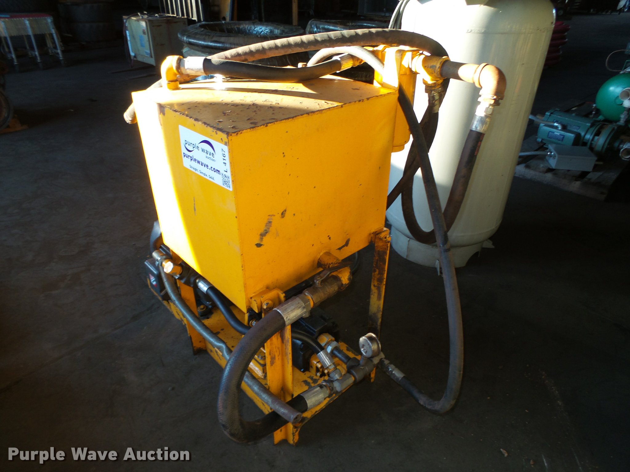 Hydraulic power pack in Omaha, NE Item L4167 sold Purple Wave