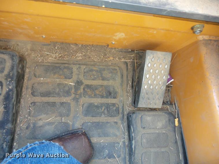 image for item AG9152 2012 Case TR320 skid steer