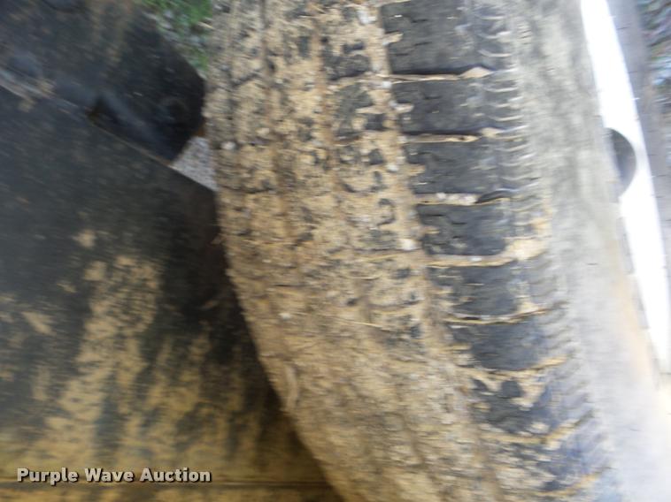 image for item AG9330 1985 Supreme pole trailer