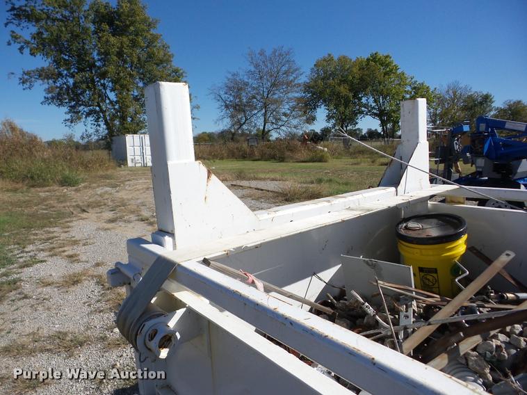 image for item AG9330 1985 Supreme pole trailer