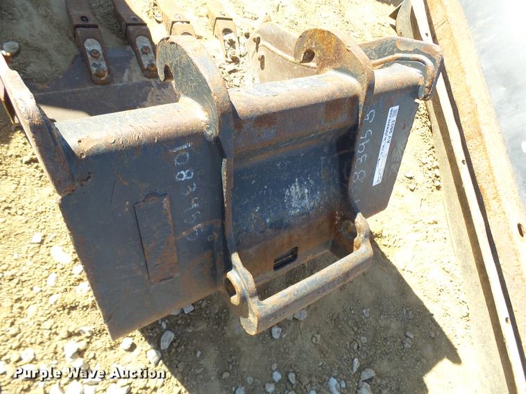 image for item AV9803 Bobcat excavator bucket