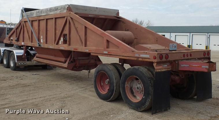 image for item AX9056 1988 Ranco bottom dump trailer