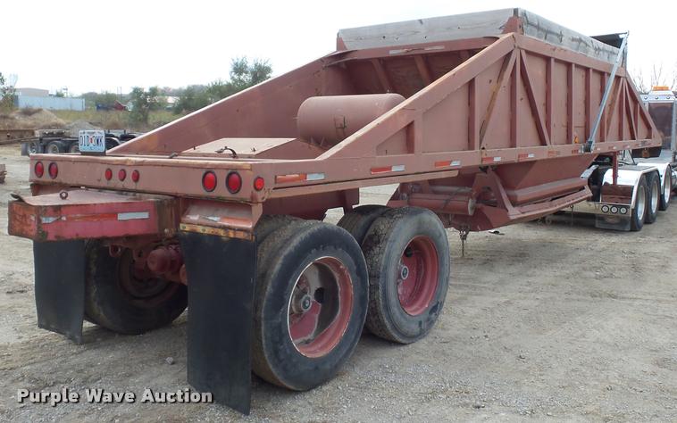 image for item AX9056 1988 Ranco bottom dump trailer
