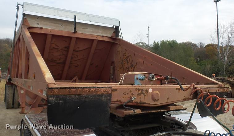 image for item AX9056 1988 Ranco bottom dump trailer