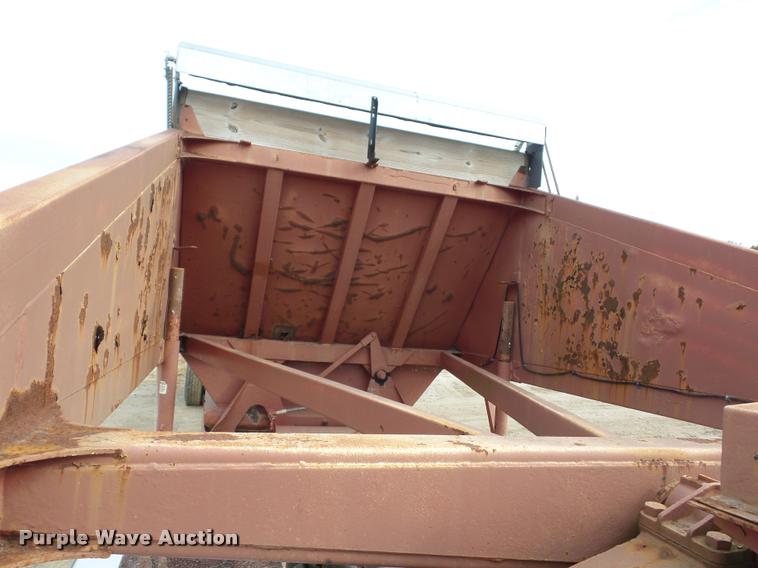 image for item AX9056 1988 Ranco bottom dump trailer