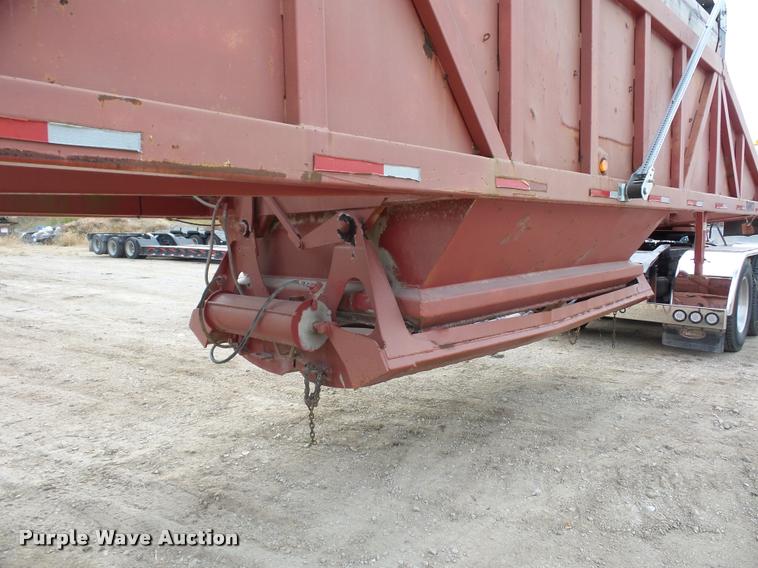 image for item AX9056 1988 Ranco bottom dump trailer