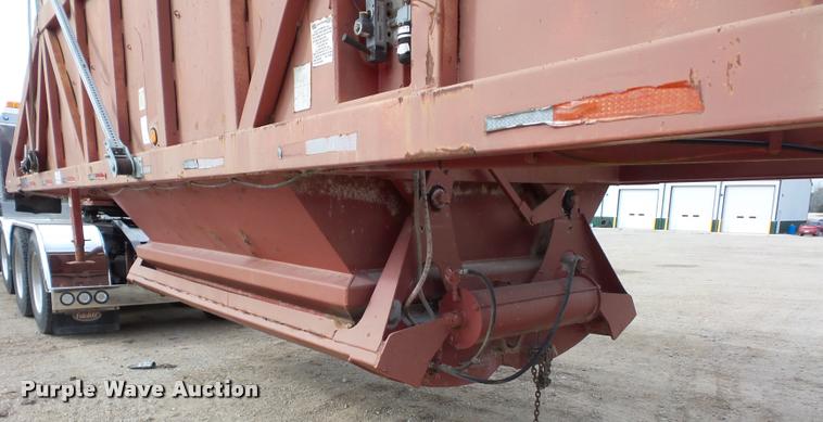 image for item AX9056 1988 Ranco bottom dump trailer