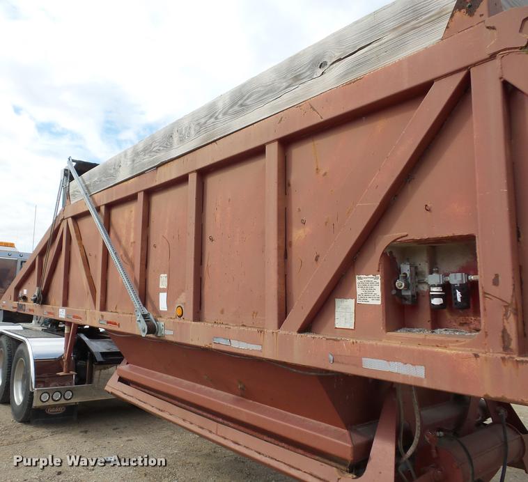 image for item AX9056 1988 Ranco bottom dump trailer