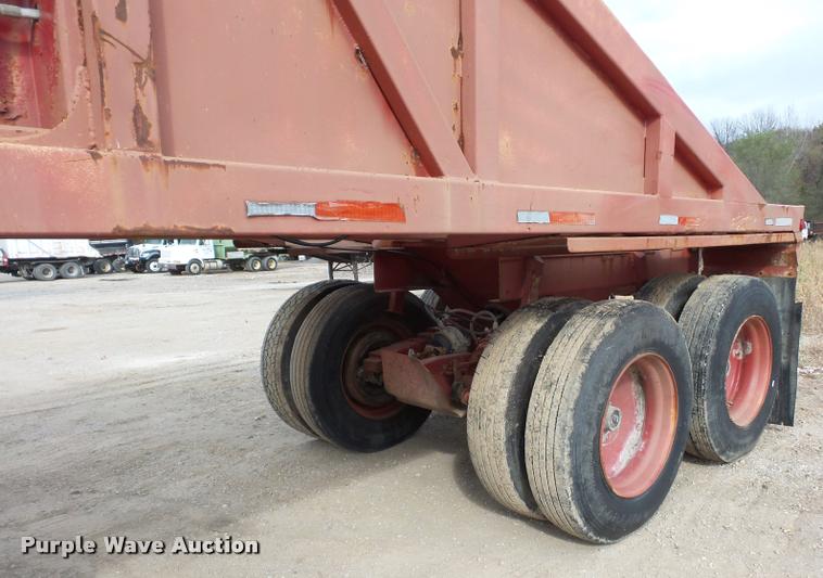image for item AX9056 1988 Ranco bottom dump trailer