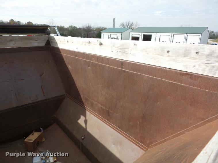 image for item AX9056 1988 Ranco bottom dump trailer