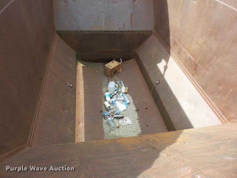 image for item AX9056 1988 Ranco bottom dump trailer