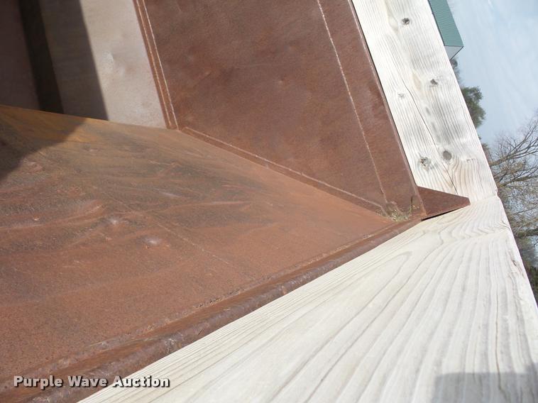 image for item AX9056 1988 Ranco bottom dump trailer