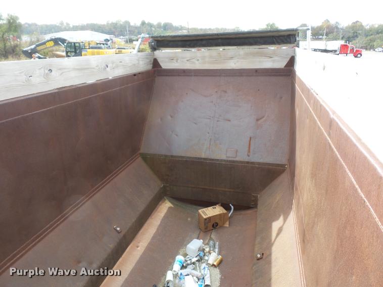 image for item AX9056 1988 Ranco bottom dump trailer