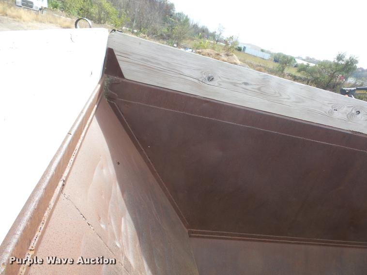 image for item AX9056 1988 Ranco bottom dump trailer