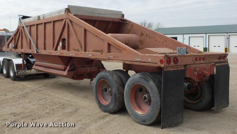 image for item AX9057 1988 Ranco bottom dump trailer
