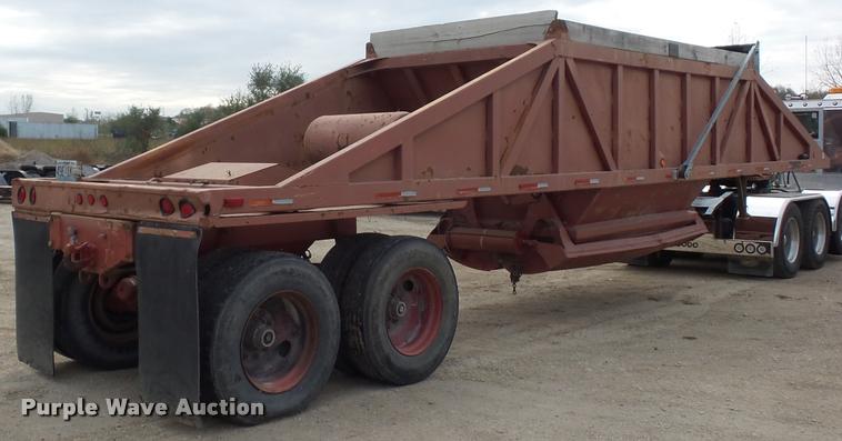 image for item AX9057 1988 Ranco bottom dump trailer