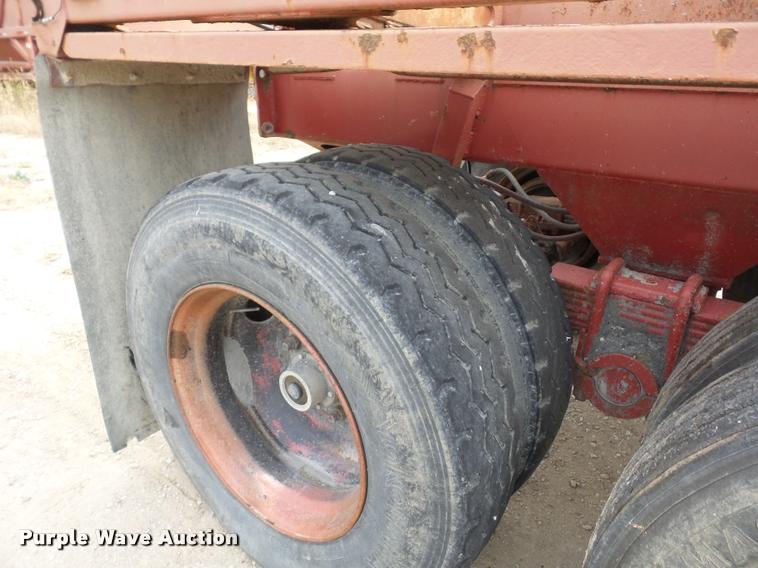 image for item AX9057 1988 Ranco bottom dump trailer
