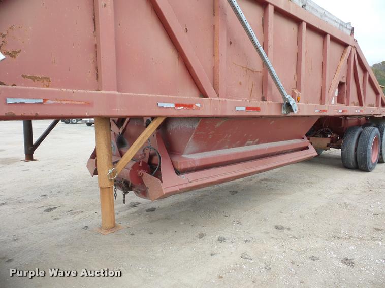 image for item AX9057 1988 Ranco bottom dump trailer