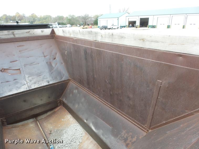 image for item AX9057 1988 Ranco bottom dump trailer