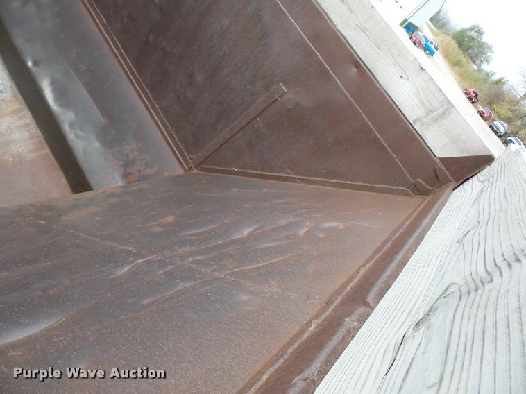 image for item AX9057 1988 Ranco bottom dump trailer