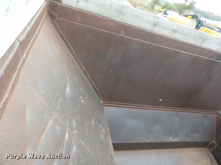 image for item AX9057 1988 Ranco bottom dump trailer
